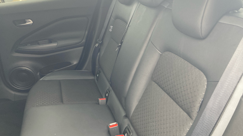 Nissan Juke 1.0 DiG-T 114 N-Connecta 5dr Petrol Hatchback